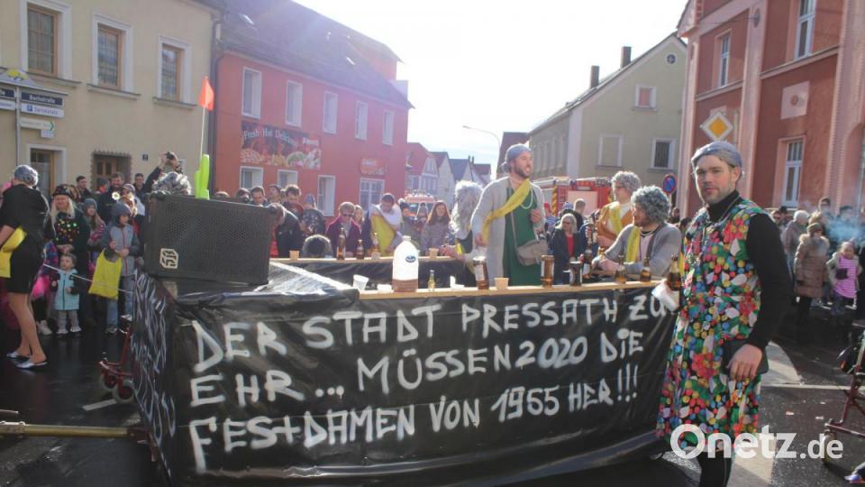 Zum Festjahr hatte der Burschenverein seine eigenen Festdamen aufgefahren. Bild: sne