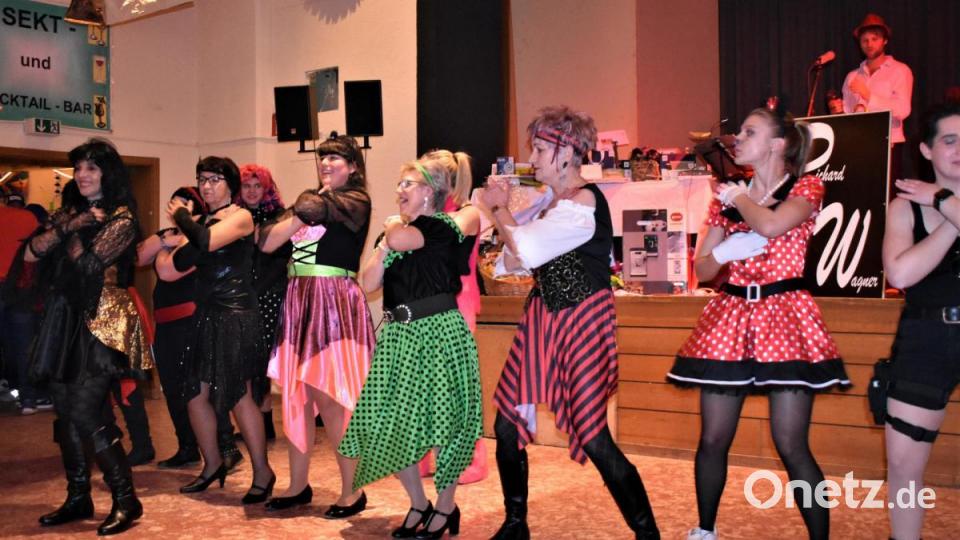 Stimmung und Tanz beim Kolpingsball im Jugendheim Grafenwöhr Bild: rgr