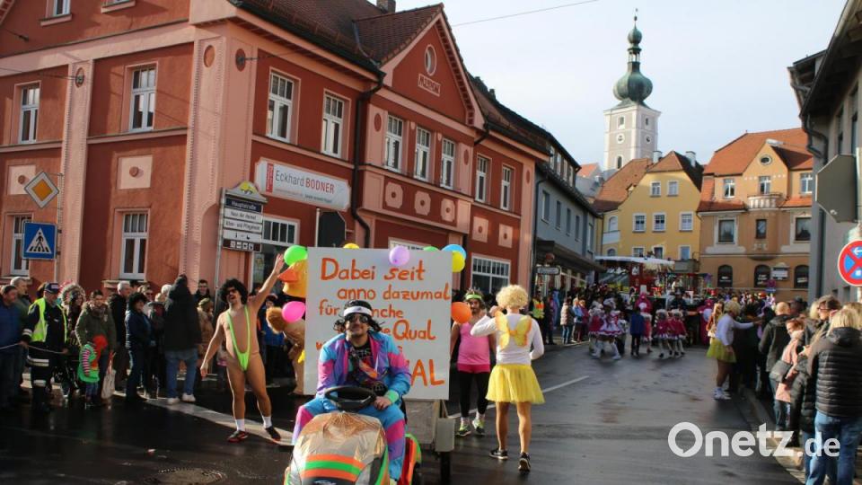 Artisten und Raubtiere machten die Straßen unsicher. Bild: sne