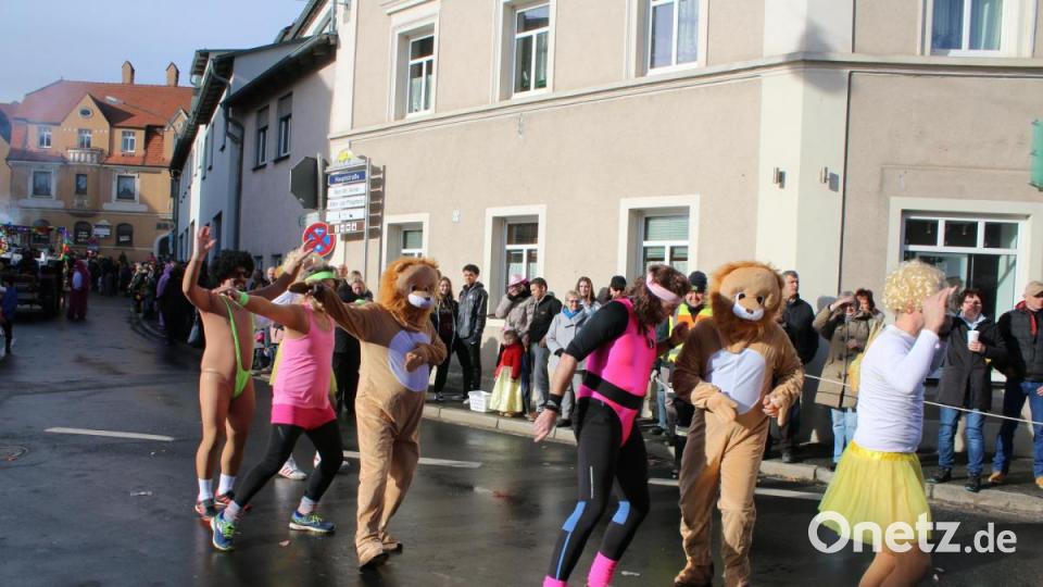 Artisten und Raubtiere machten die Straßen unsicher. Bild: sne