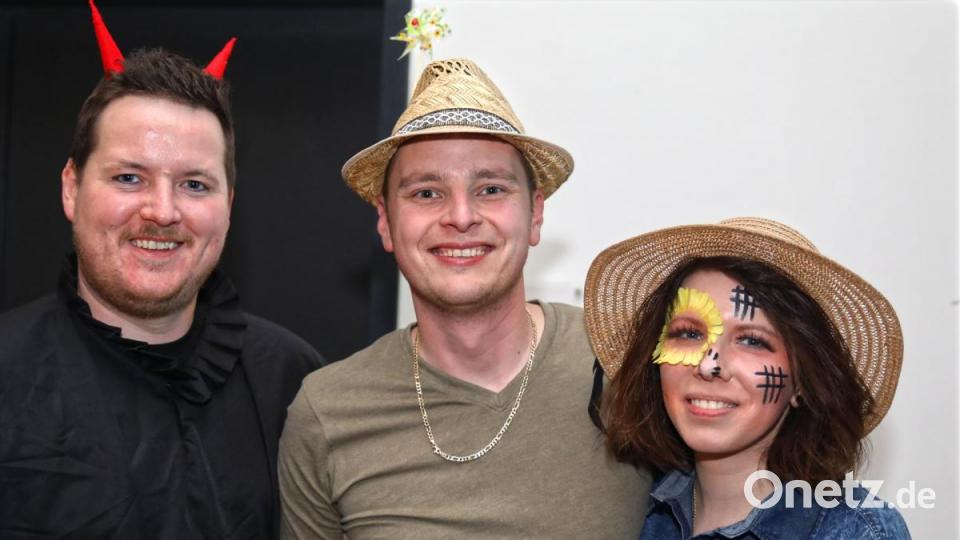 Teufelchen, Gärtner und eine schöne Vogelscheuche. Bild: JOCHEN NEUMANN 
ERBENDORF