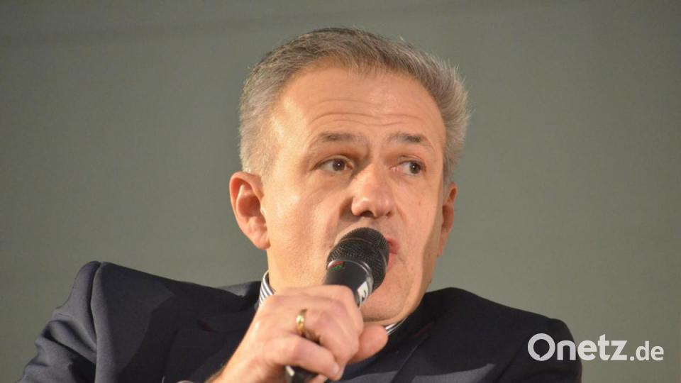 Roland Grillmeier bei der Podiumsdiskussion zur Landratswahl. Bild: Benkhardt