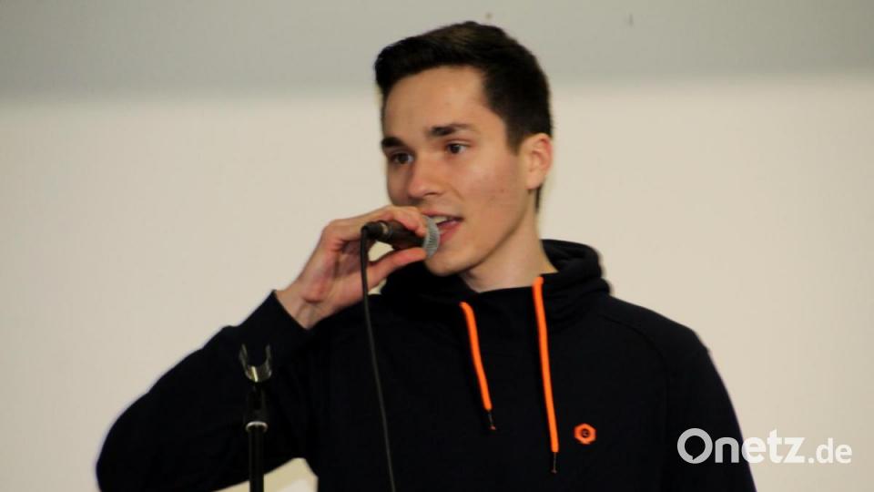 Sänger Jonas Meiler weiß, wie es das Publikum begeistern kann. Bild: Schönberger, Ferdinand [fsb]