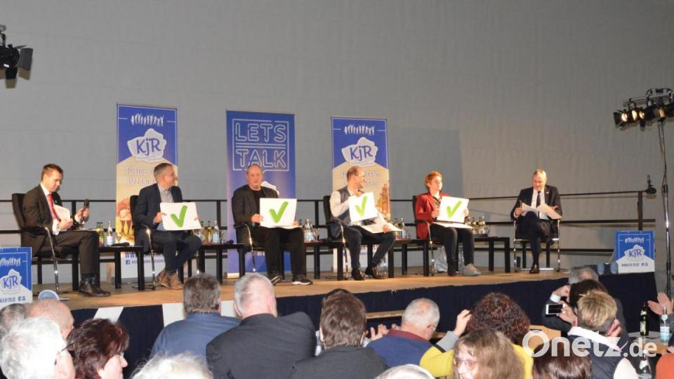 Beim Wahlrecht ab 16 Jahren sind sich die Kandidaten in der &quot;Speed-Runde&quot; auch manchmal einig. Bild: Benkhardt