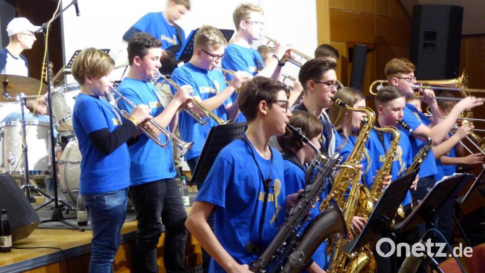 Immer wieder werden viel beklatschte Solo-Auftritte eingestreut. Bild: Schönberger, Ferdinand [fsb]