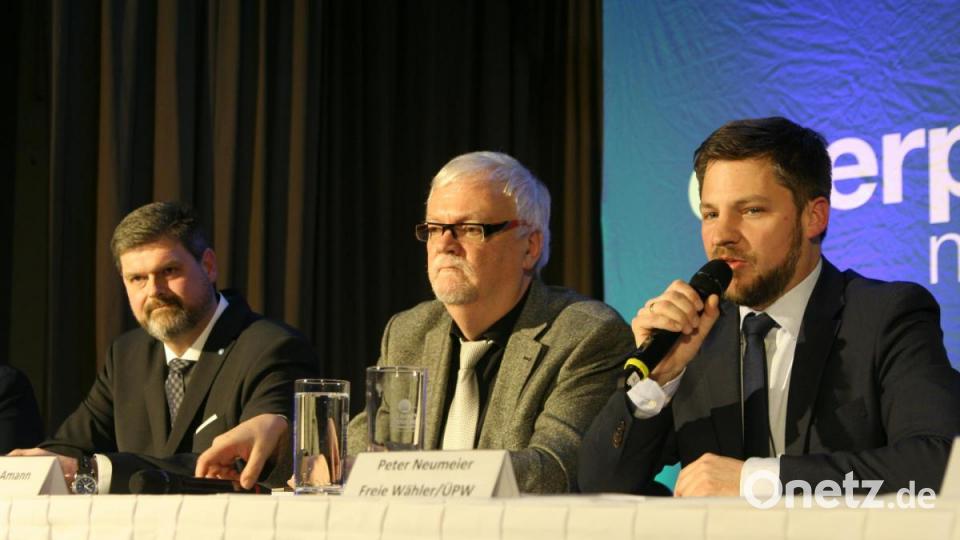 Auf großes Interesse stieß die Podiumsdiskussion in Schwarzenfeld. Bild: Benjamin Tietz