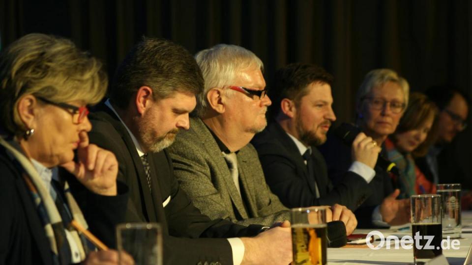 Auf großes Interesse stieß die Podiumsdiskussion in Schwarzenfeld. Bild: Benjamin Tietz