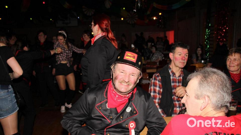 Gute Laune beim Weiberfasching in Niedermurach. Bild: frd