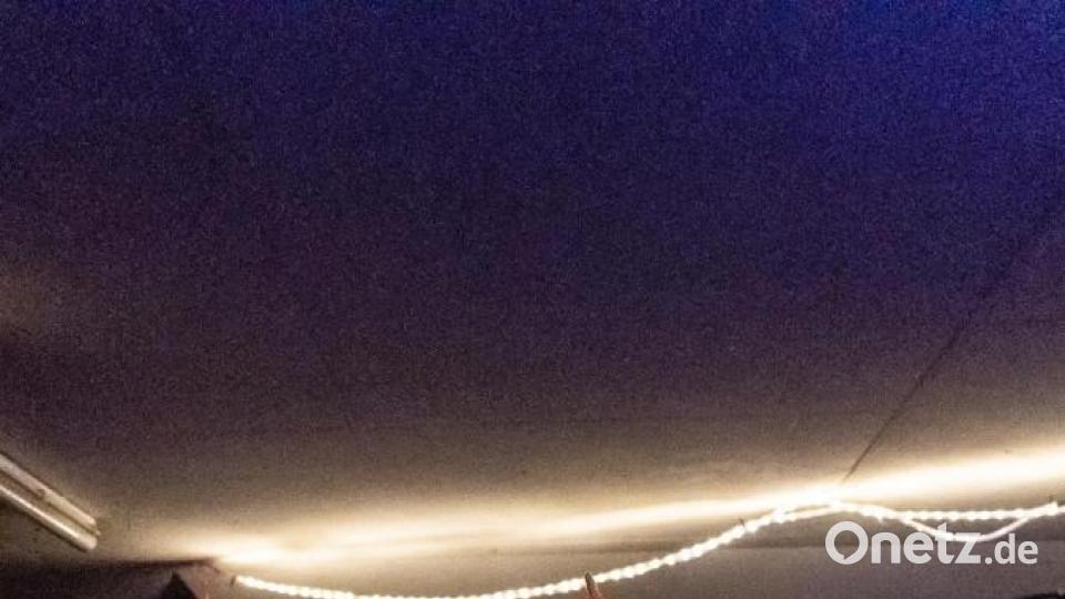 In Moosbach wurde an Weiberfasching ausgiebig gefeiert. Bild: gld