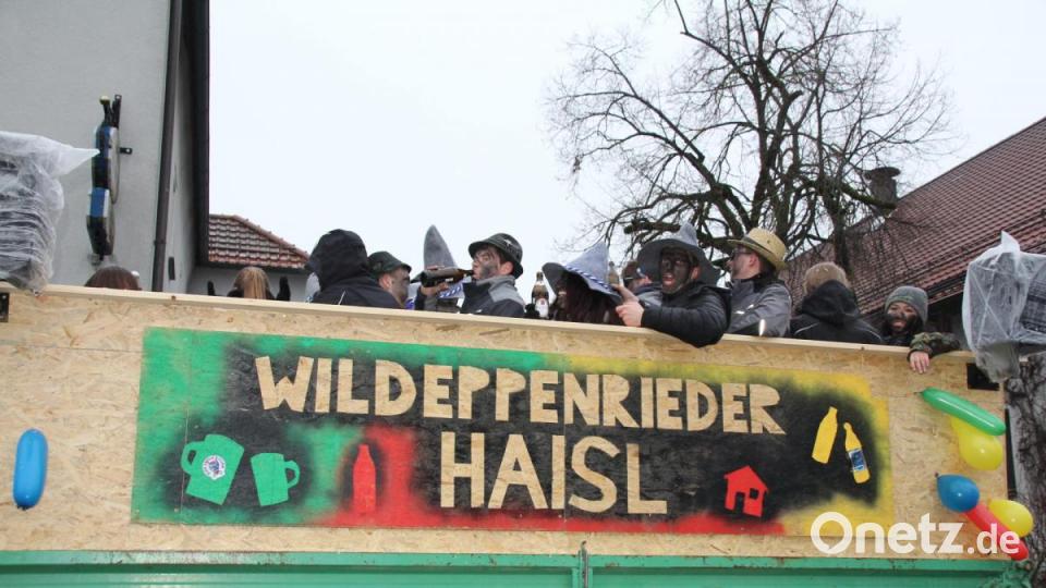 Die Jugend vom Nachbardorf feierte mit. Bild: frd