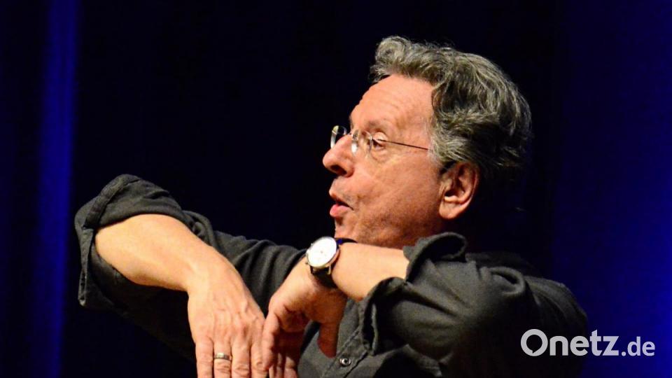 Wurde gefeiert: Günter Grünwald bei seinem Auftritt in der Max-Reger-Halle. Bild: Kunz