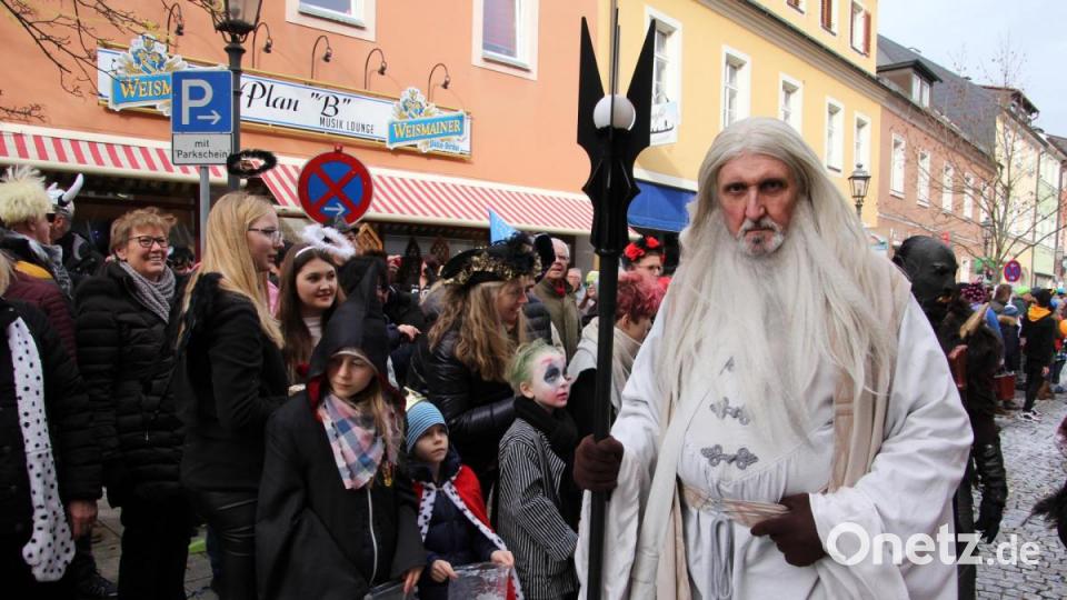 Pompöse Kino-Figuren waren zu sehen. Bild: kro