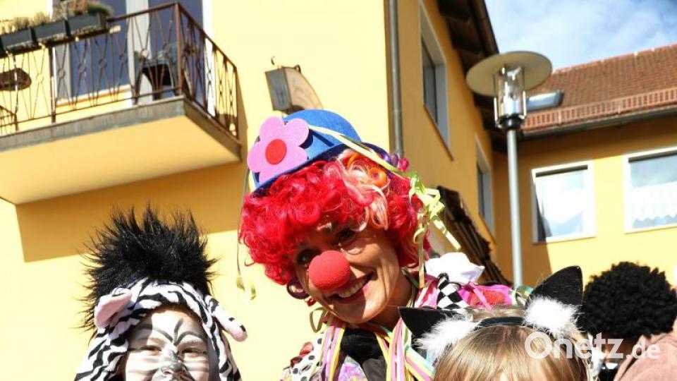 Besucher aus Teunz fanden den Gleiritscher Gaudiwurm sehenswert. Bild: akp