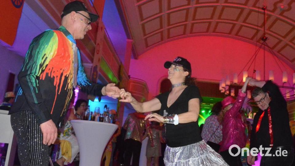 &quot;Glitter &amp; Glamour Party&quot; im Evangelischen Vereinshaus. Bild: Kunz