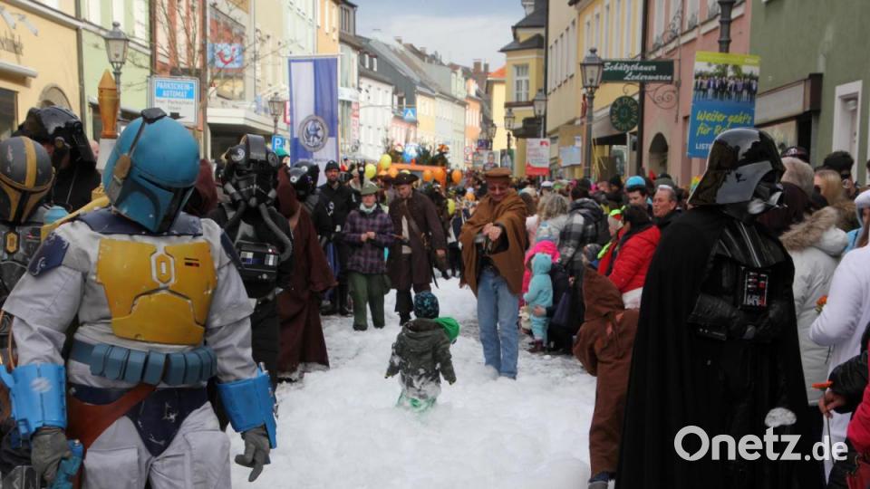 Die SPD legte einen Schaumteppich aus. Bild: kro