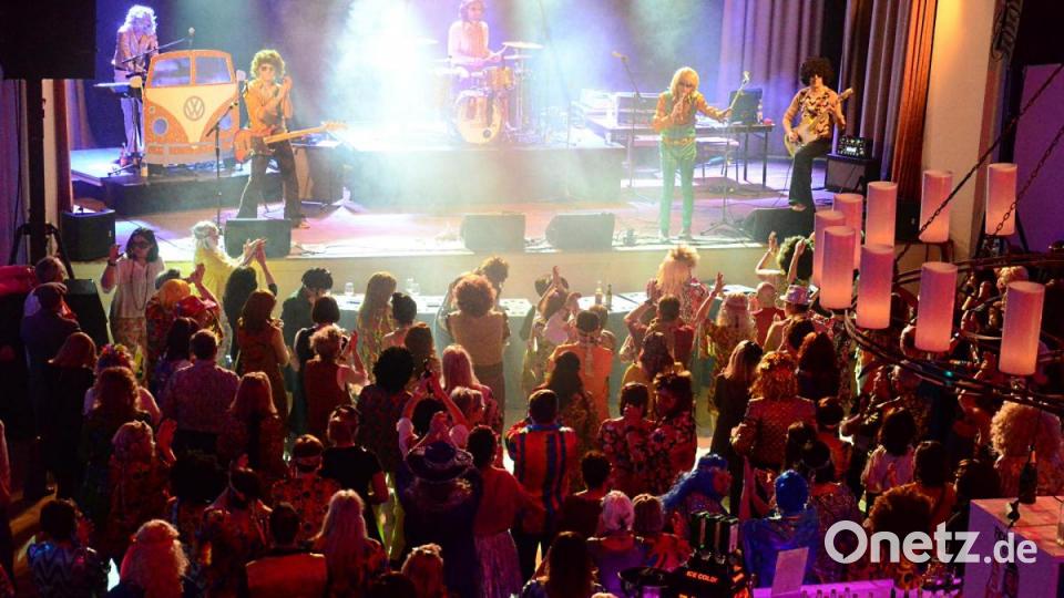 &quot;Glitter &amp; Glamour Party&quot; im Evangelischen Vereinshaus. Bild: Kunz