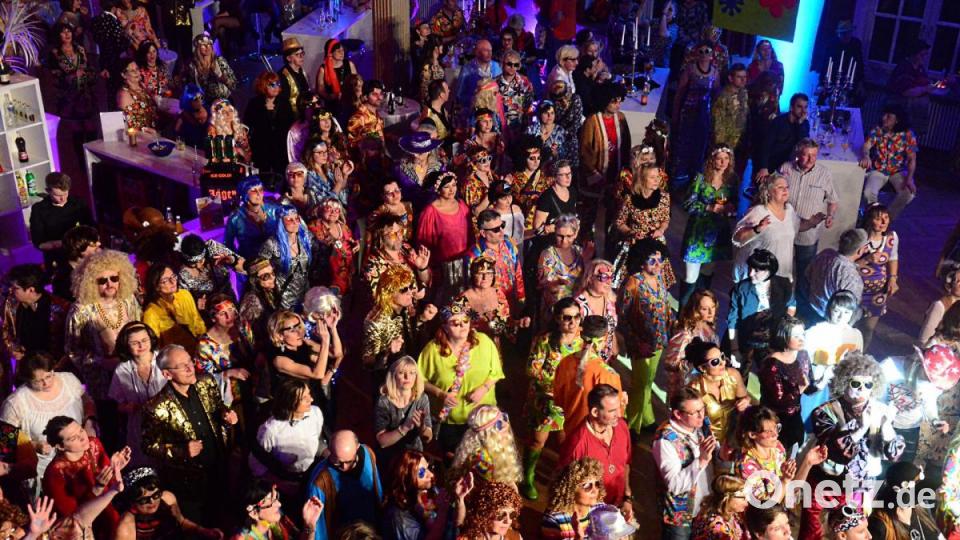 &quot;Glitter &amp; Glamour Party&quot; im Haus der Evangelischen Gemeinde. Bild: Kunz