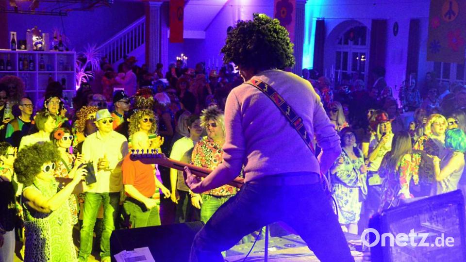 &quot;Glitter &amp; Glamour Party&quot; im Evangelischen Vereinshaus. Bild: Kunz