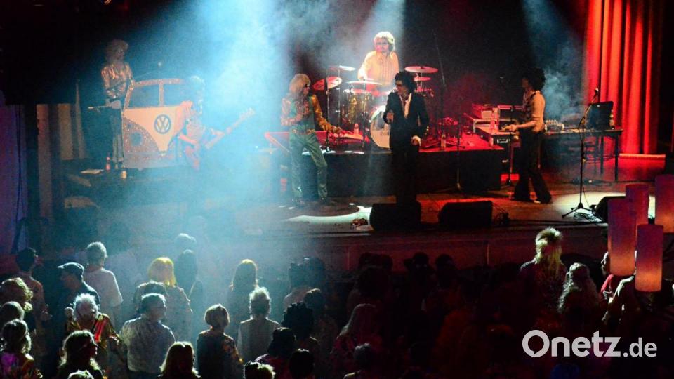 &quot;Glitter &amp; Glamour Party&quot; im Evangelischen Vereinshaus. Bild: Kunz