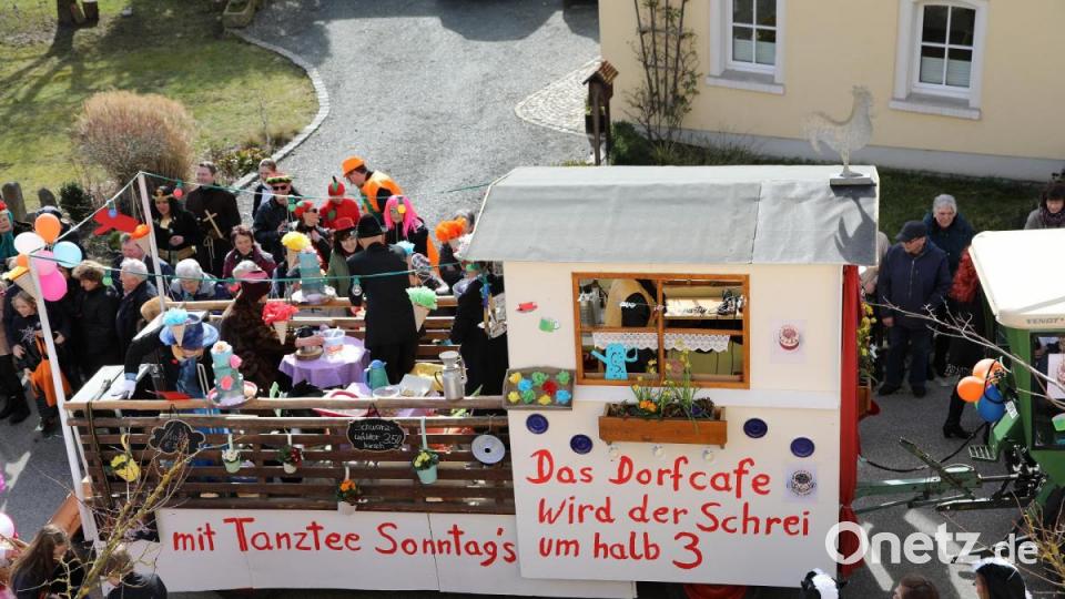 Nach Dorfladen nun auch ein Dorfcafé - Gleiritsch setzt Maßstäbe, so zumindest die Meinung der Narren. Bild: akp