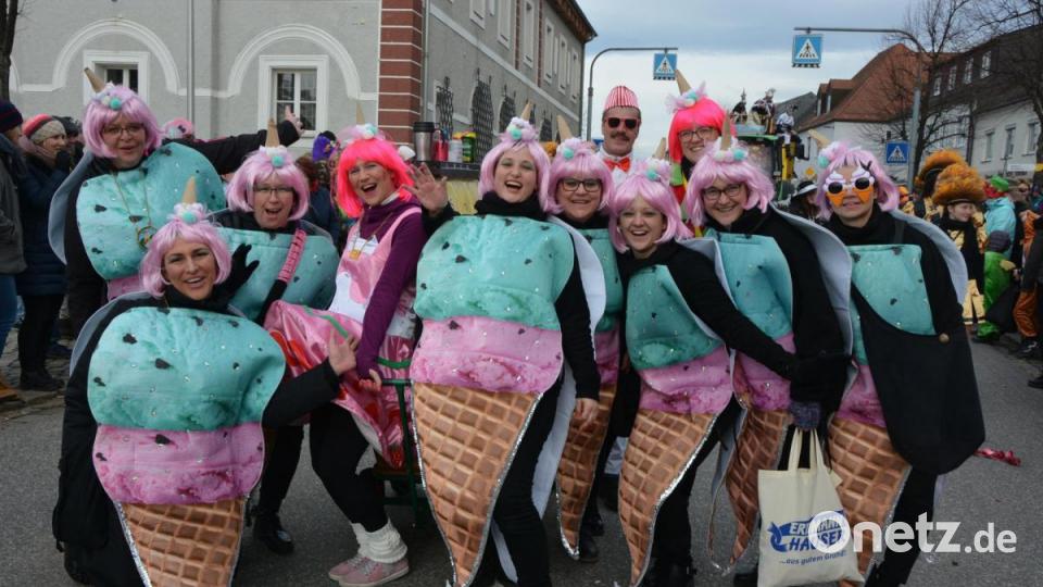 Damenballett aus Waldeck als süße Früchtchen. Bild: jr