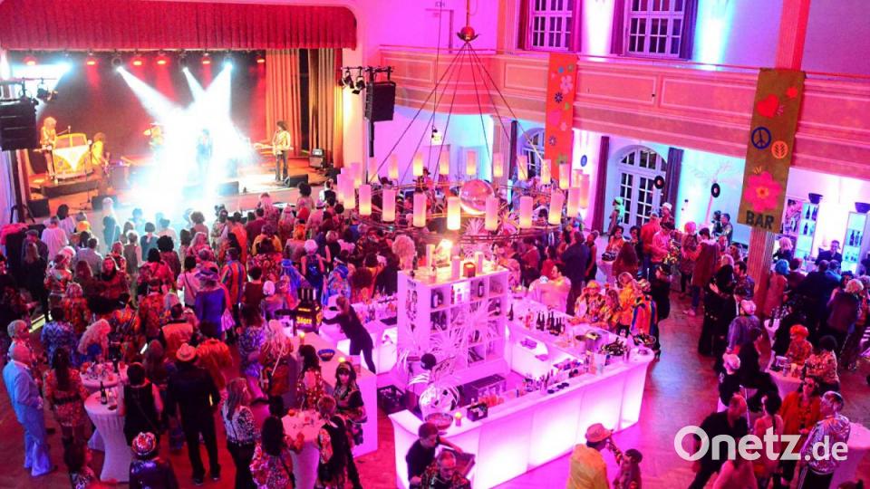 &quot;Glitter &amp; Glamour Party&quot; im Evangelischen Vereinshaus. Bild: Kunz