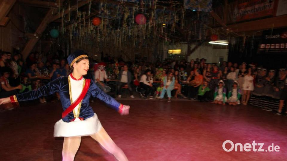 Weitere Bilder vom Sportlerball in Pertolzhofen. 

Weitere Bilder vom Sportlerball in Pertolzhofen. Bild: frd
