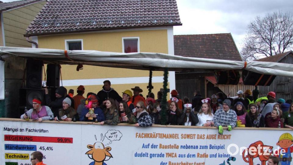 Eindrücke vom Seebarner Faschingszug. Bild: zth