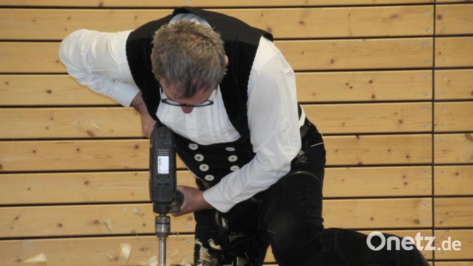 Neben dem Erzählen wird so nebenbei gearbeitet. Bild: fsb