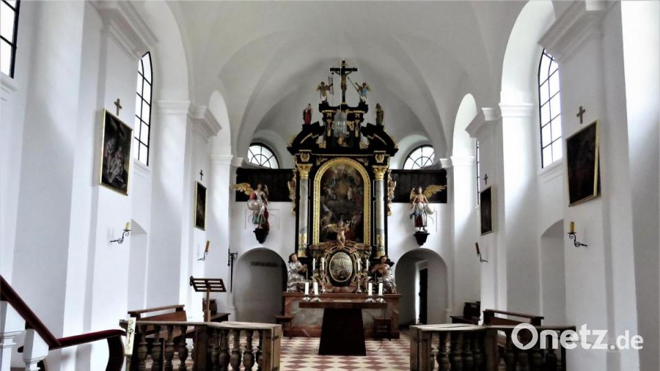 Die Kirche ist mit ihrer eher zurückgenommenen Innenarchitektur nicht so überladen wie sonst üblich bei Barockbauten. Was ihr aber gut steht und viel Ruhe zum Beten in den Raum bringt. Bild: ubb