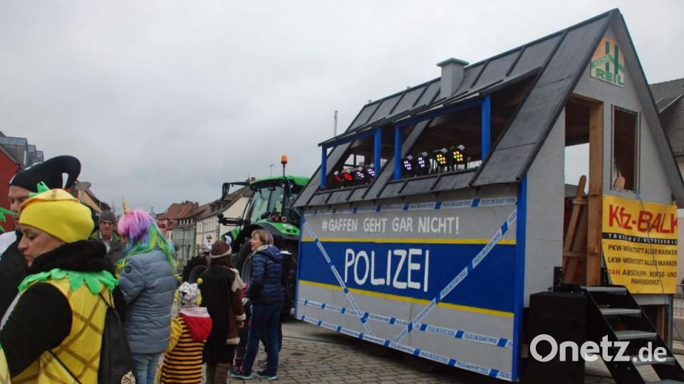 Auch die Polizei ist dabei. Bild: wee