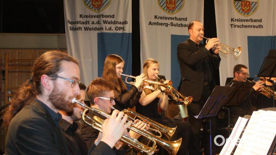 Markante Soli prägten immer wieder die klanggewaltigen Präsentationen, wie hier die Trompeter. Bild: lg