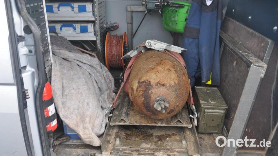Nach der Entschärfung kam die Bombe in den Wagen des Kampfmittelräumdienstes Tauber. Bild: rti
