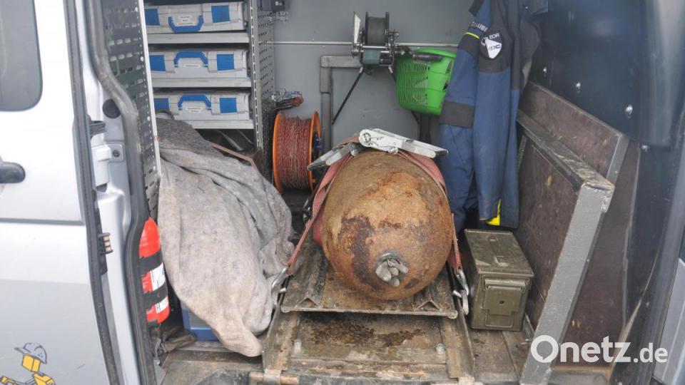 Nach der Entschärfung kam die Bombe in den Wagen des Kampfmittelräumdienstes Tauber. Bild: rti