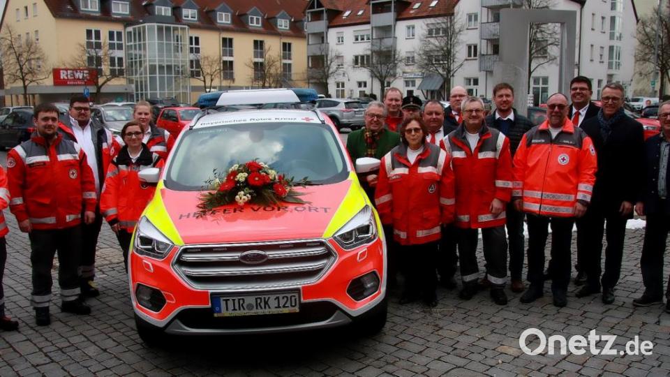 Die Bereitschaft, das BRK finanziell zu unterstützen, machte es möglich, dass das neue HvO-Auto am Samstag in Dienst gestellt werden konnte. Bild: wro