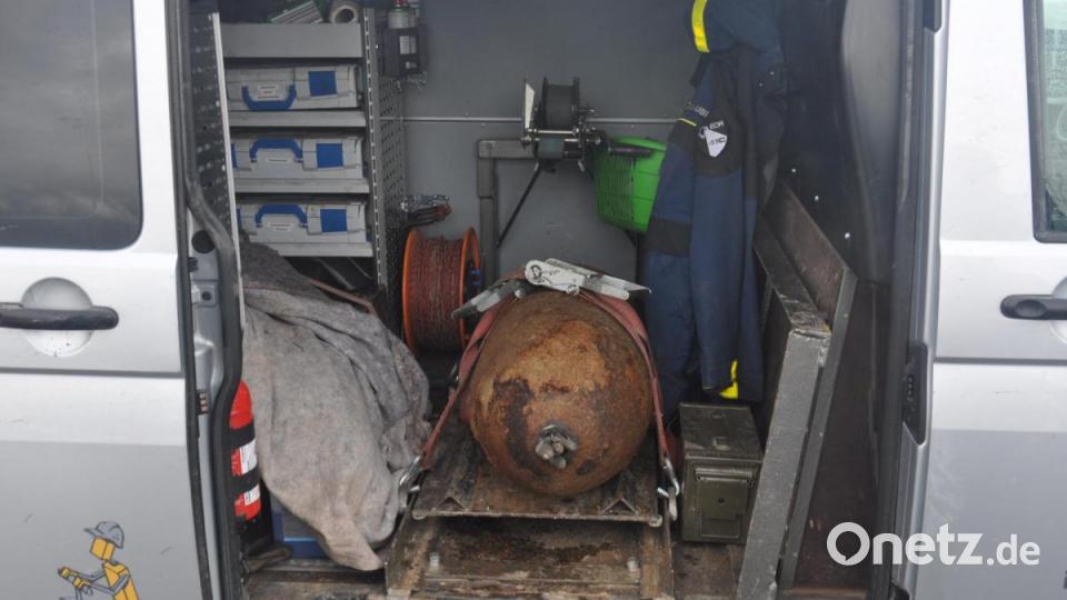 Nach der Entschärfung kam die Bombe in den Wagen des Kampfmittelräumdienstes Tauber. Bild: rti
