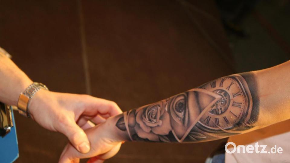 Der 3. Platz in der Kategorie &quot;Black &amp; Grey&quot;: Martin von &quot;Chic Skin&quot; München. Bild: sne