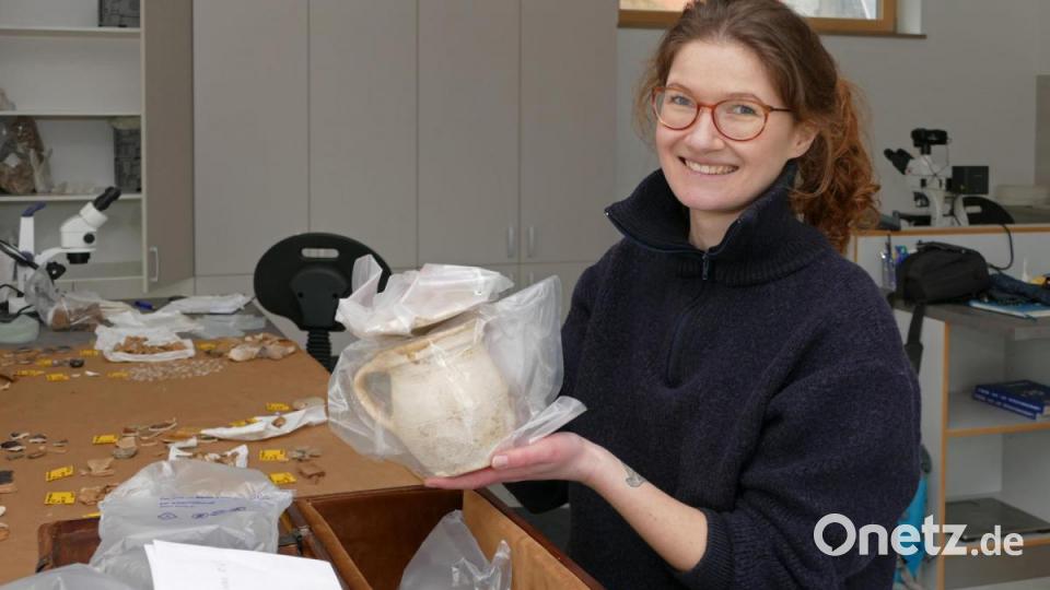 Das Behältnis in dem eine Nachgeburt bestattet wurde, ist bisher der wertvollste Fund im Ackerbürgerhaus. Eine massive Holzkiste schützt den Fund. Bild: tr