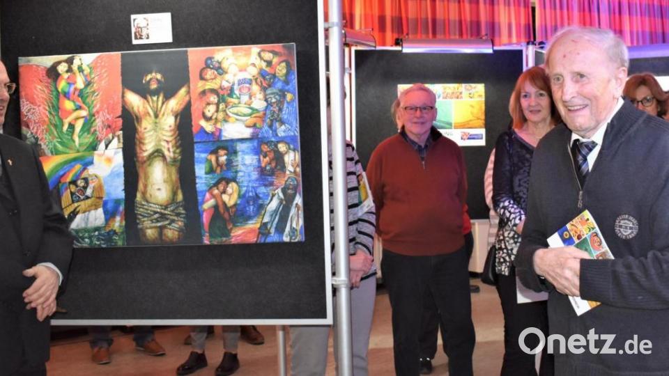 Im Grafenwöhrer Jugendheim gibt es noch bis Sonntag, 8. März, die Misereor-Hungertücher zu sehen. Die Ausstellung trägt den Titel &quot;Auf Tuchfühlung&quot;. Bild: rgr