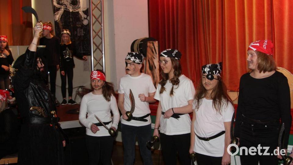 Kindermusical der &quot;Theaterfüxe&quot; der LSG Fuchsmühl - Uraufführung &quot;Claus und der Klabauter&quot; Bild: wro
