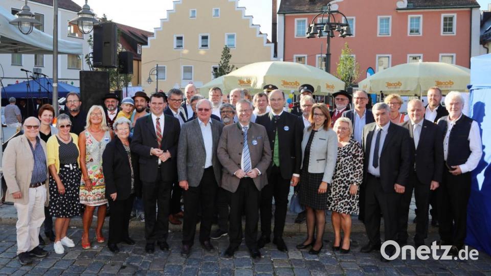 Zahlreiche Ehrengäste kamen zum &quot;Bayern-Böhmen-Fest&quot;. Bild: Götz
