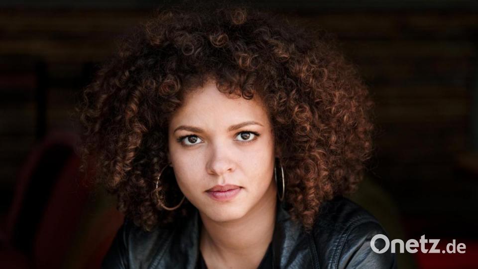 &quot;Es gibt nicht ,die Flüchtlinge&#039; per se. Es gibt geflüchtete Menschen. Jeder bringt seine eigene Geschichte mit und jede ist anders. Zitat: Mona Fischer (&quot;Diallo&quot;). Bild: exb