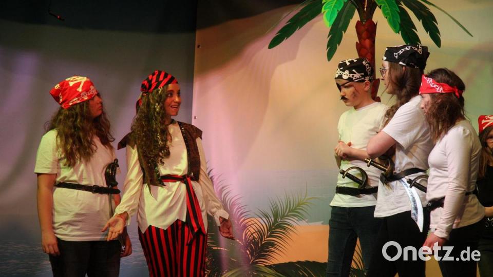 Kindermusical der &quot;Theaterfüxe&quot; der LSG Fuchsmühl - Uraufführung &quot;Claus und der Klabauter&quot; Bild: wro