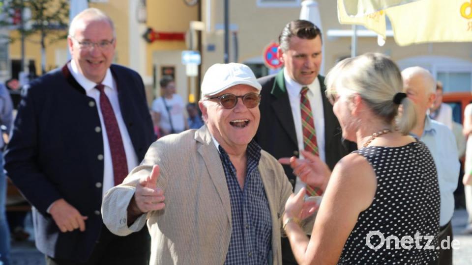 Auf dem Marktplatz wurde auch getanzt. Bild: Götz
