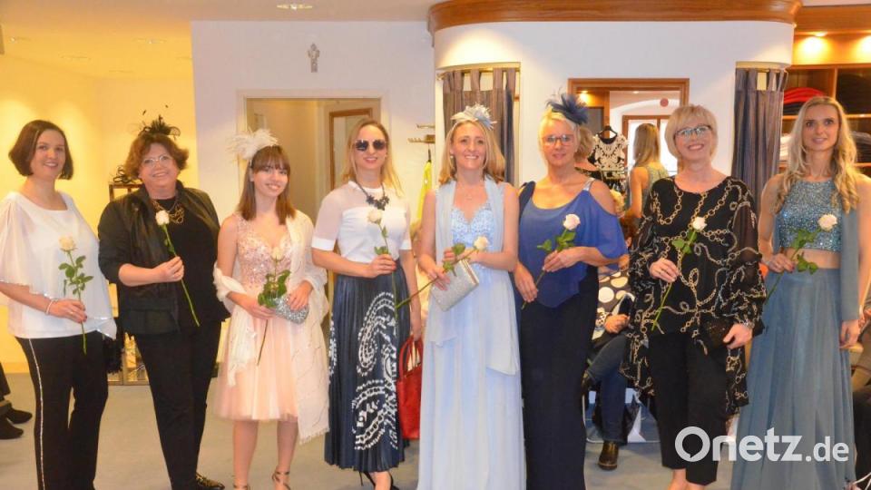 Modenschau bei &quot;Weidacher Hut + Mode&quot;. Bild: Kunz