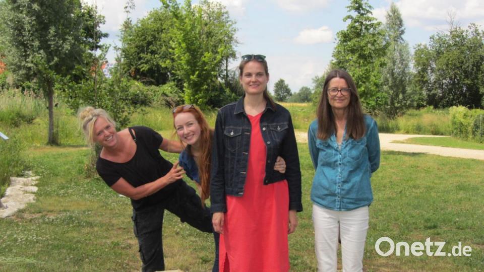 Hanna Regina Uber, Kateřina Kubalová, Tereza Fišerova,und Herta Wimmer-Knorr(links) beim Wiedersehen in Vilseck im Juni 2019. Bild: aks