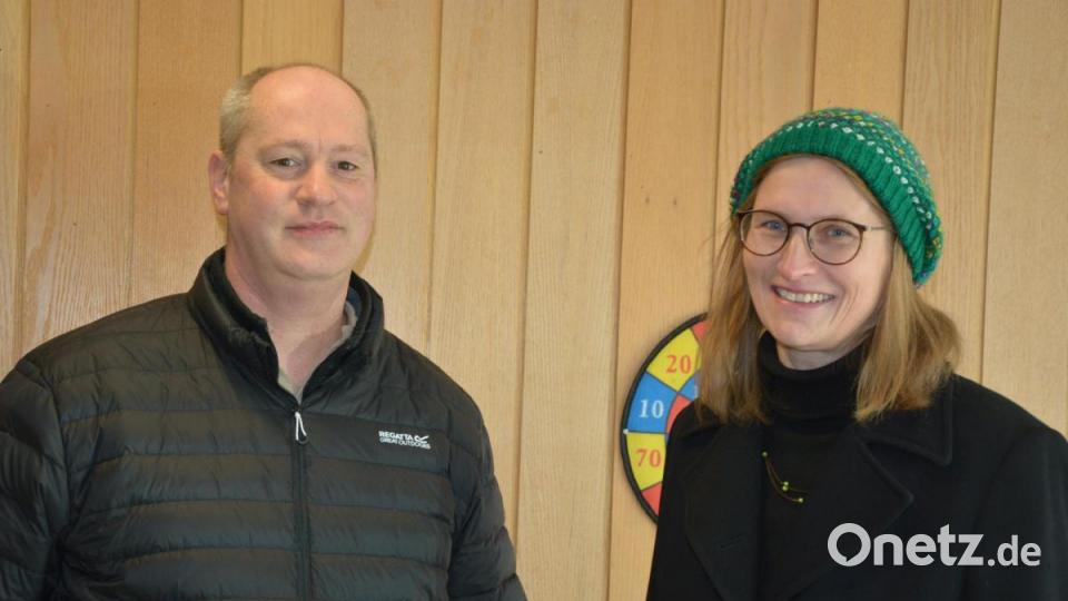 SPD-Landratskandidat Thomas Döhler (rechts) ging zusammen mit seiner Frau Ute, die für die Grünen als Bürgermeisterkandidatin in Pechbrunn antrat, zur Wahl. Bild: jr