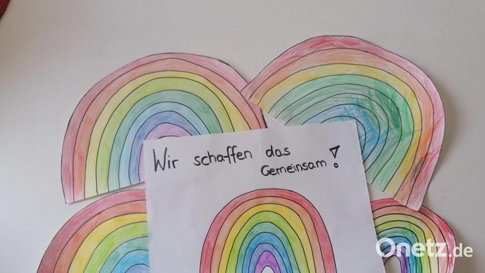 Regenbögen sollen in der Coronakrise den Kindern Freude bringen, die Langeweile vertreiben und für ein Gemeinschaftsgefühl sorgen. Bild: exb/Jessica Schaaf