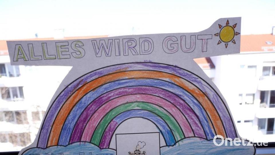 Regenbögen sollen in der Coronakrise den Kindern Freude bringen, die Langeweile vertreiben und für ein Gemeinschaftsgefühl sorgen. Bild: exb/Julia Speeter