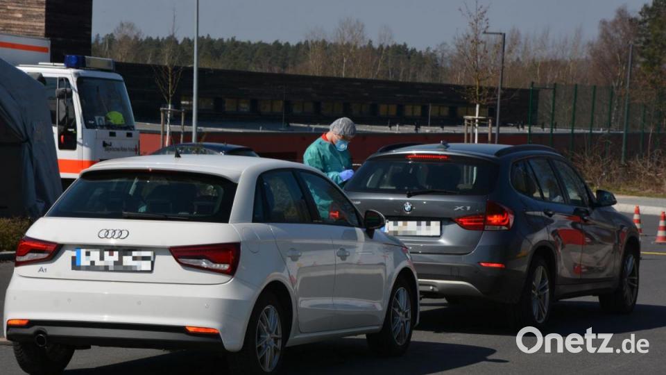 Die Abstriche wurden aus dem Auto heraus gemacht, die Menschen brauchten ihr Fahrzeug nicht verlassen. Bild: jr